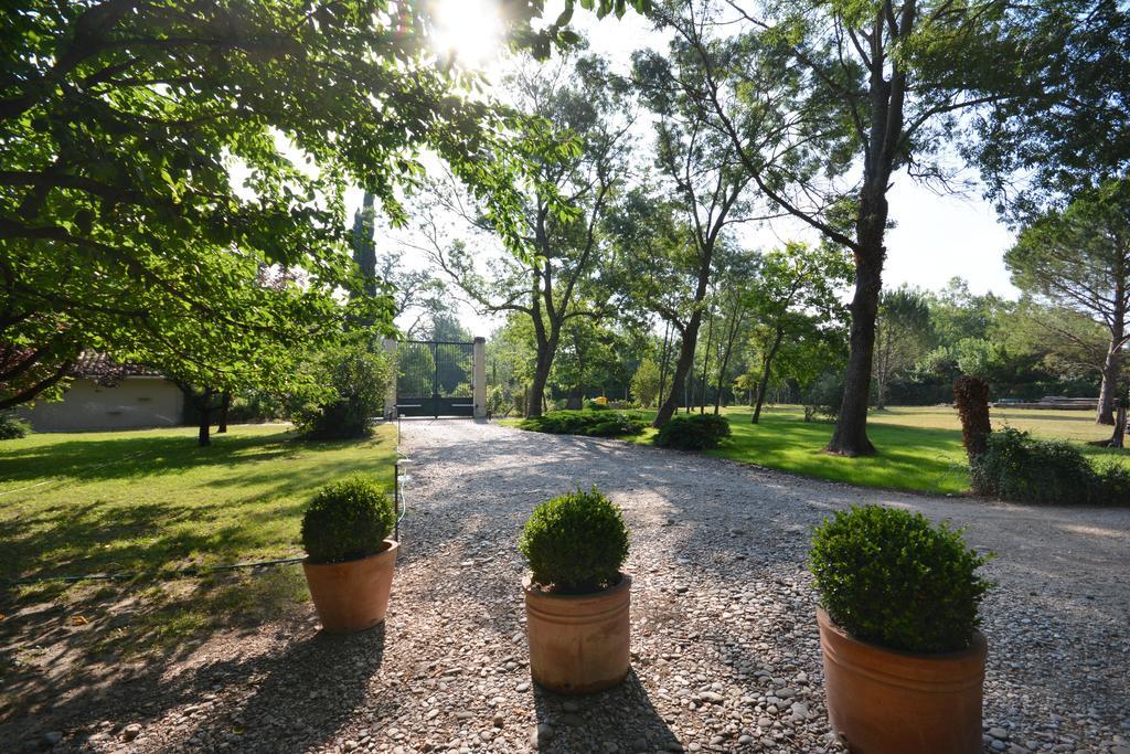 Le Mas De Trevouse Saint-Saturnin-les-Avignon Luaran gambar