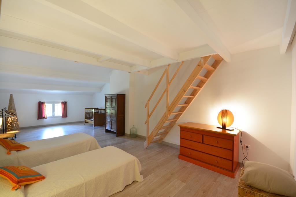 Le Mas De Trevouse Saint-Saturnin-les-Avignon Luaran gambar
