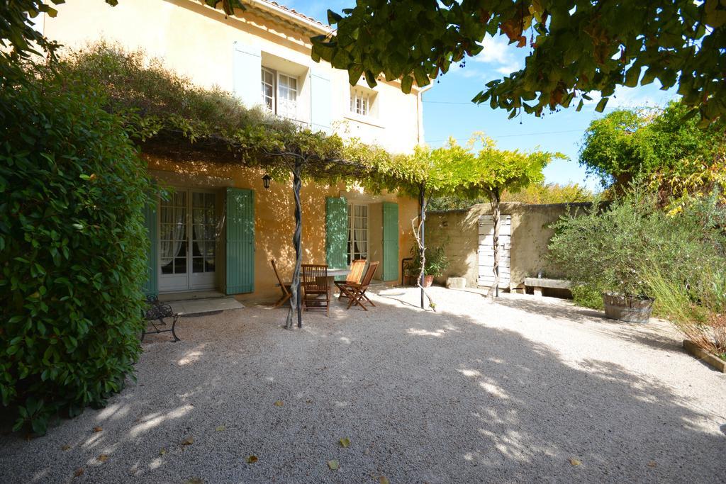 Le Mas De Trevouse Saint-Saturnin-les-Avignon Luaran gambar