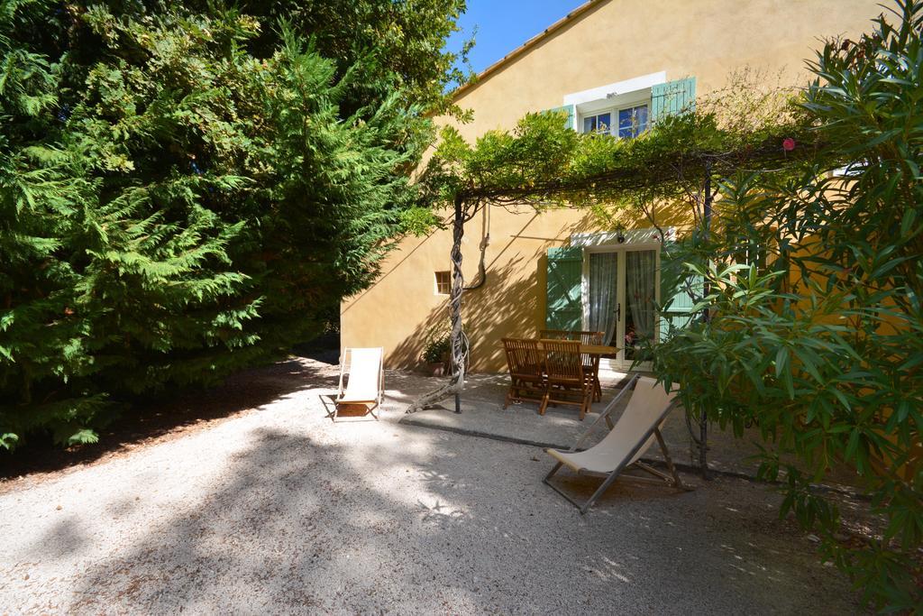 Le Mas De Trevouse Saint-Saturnin-les-Avignon Luaran gambar