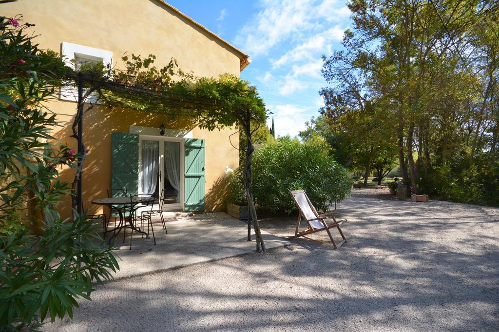 Le Mas De Trevouse Saint-Saturnin-les-Avignon Luaran gambar