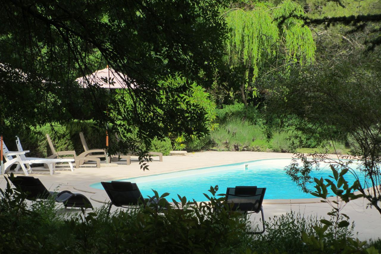 Le Mas De Trevouse Saint-Saturnin-les-Avignon Luaran gambar
